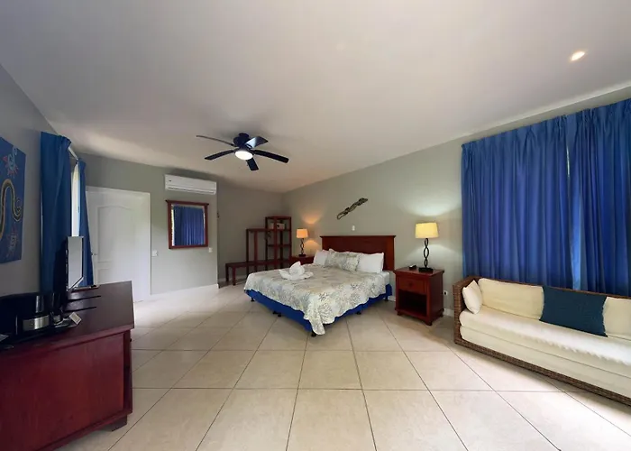 The Hideaway 4*
